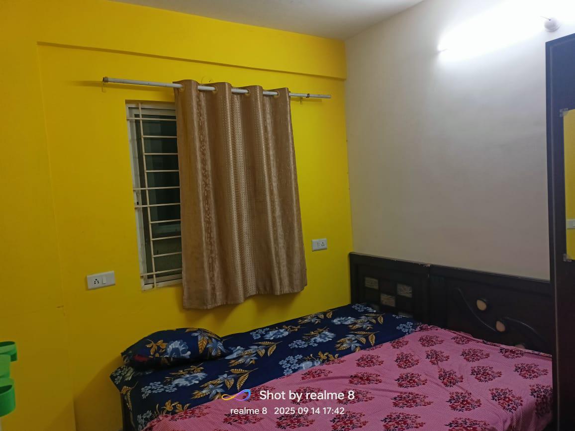 SRI SHIVA BALAJI CO LIVING PG photo 4