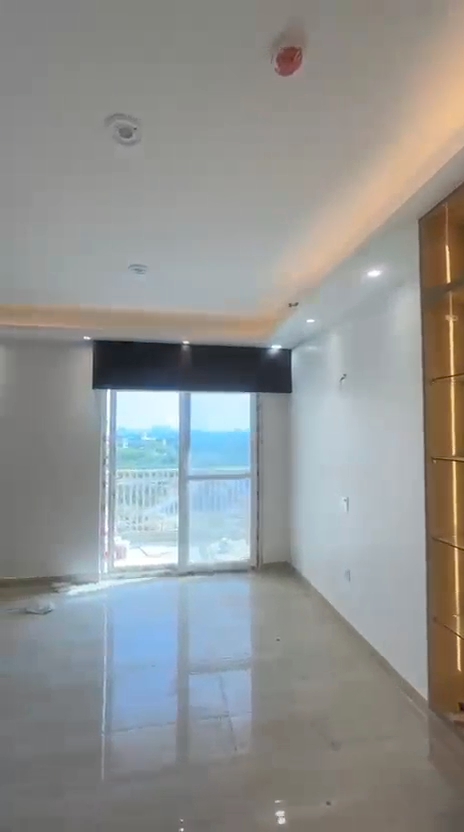  4 BHK Flat photo 8