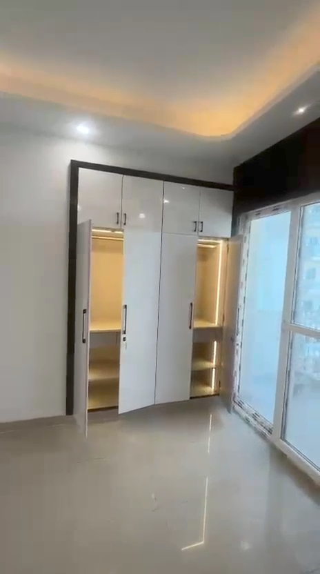  4 BHK Flat photo 7