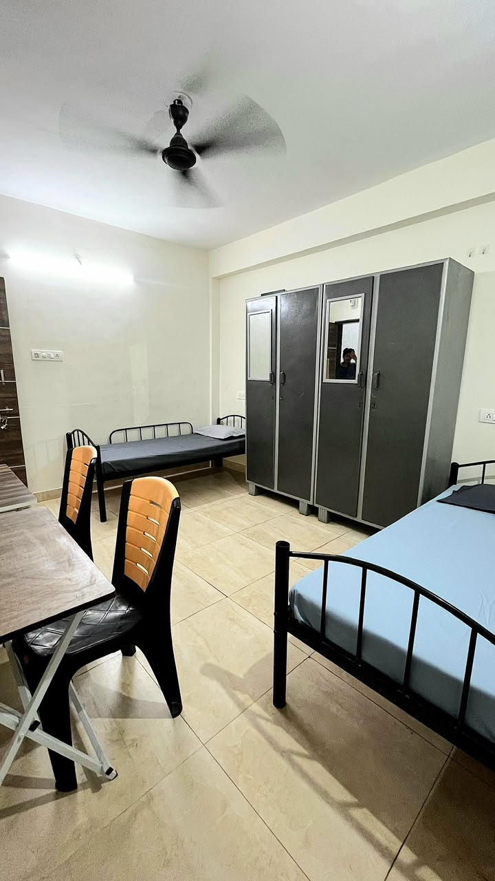 Alpine Boys Hostel photo 8