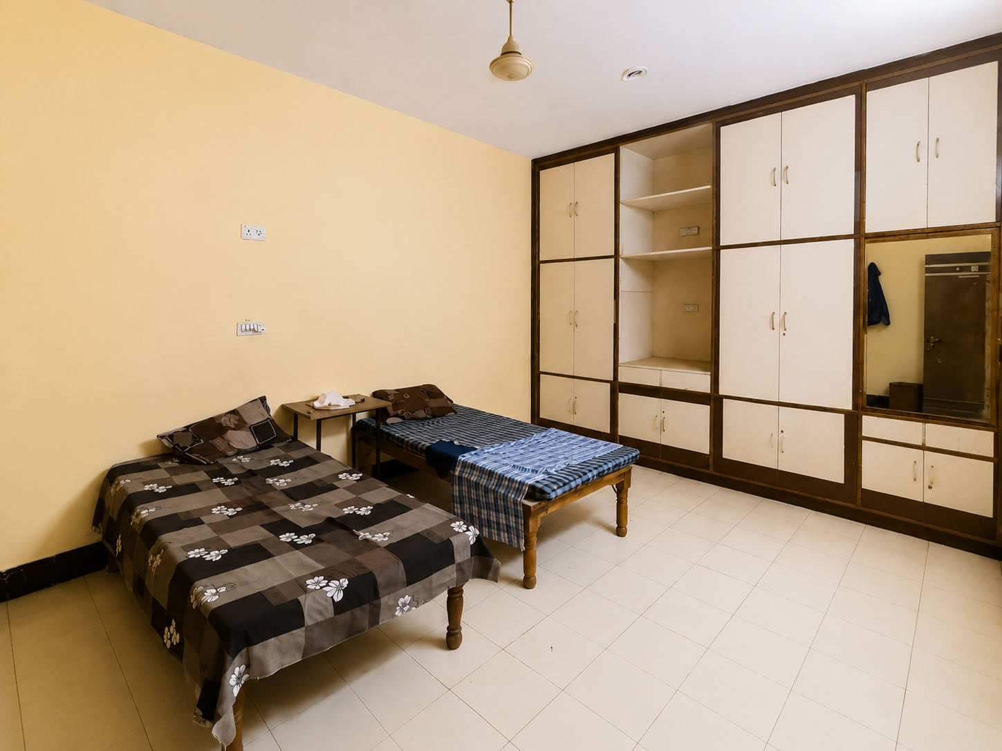 Dhanvi Luxury Girl's Pg