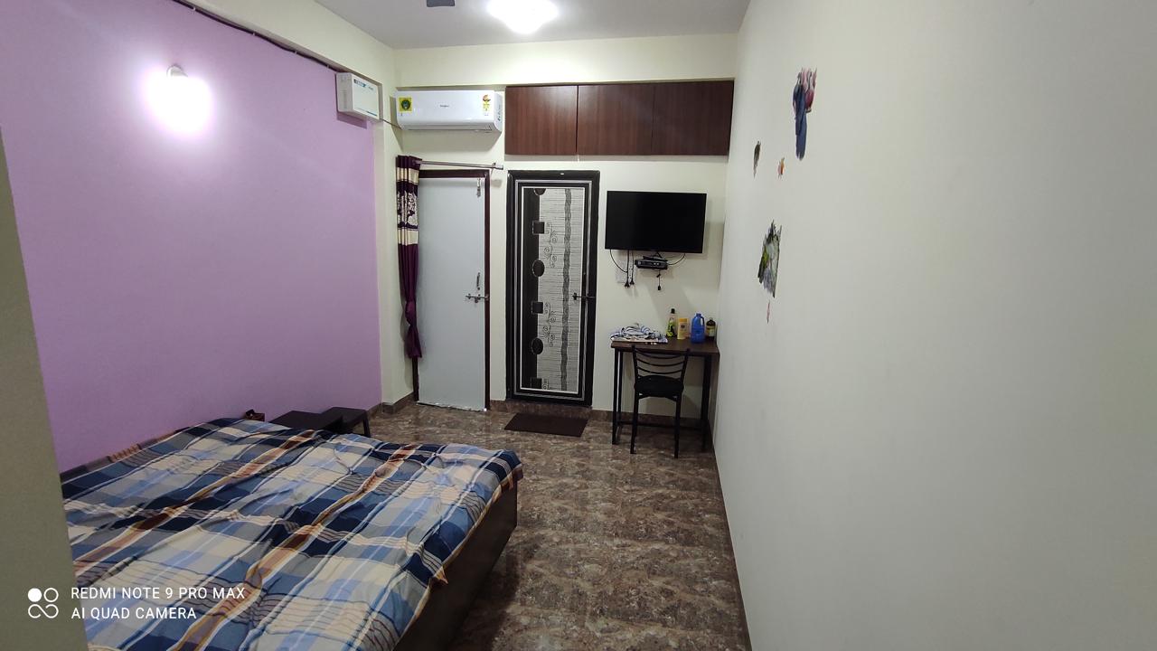 R-One Hotel & Pg photo 5