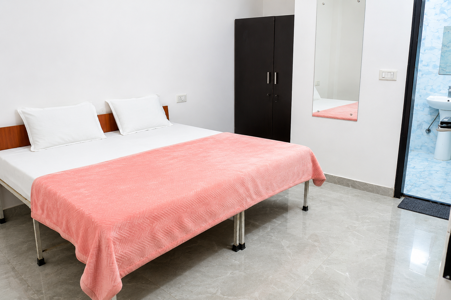 R K Residency PG & Guesthouse photo 2